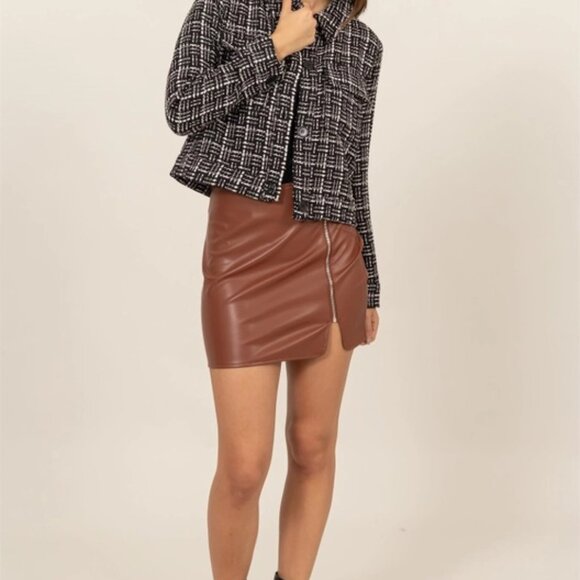 Marianne Tweed Button-Up Jacket | Women's Black and White Fashion | Trendy - Picture 6 of 8